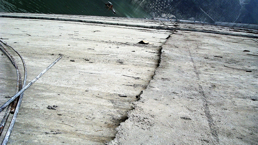 紫坪铺水库大坝加固维修(3).jpg